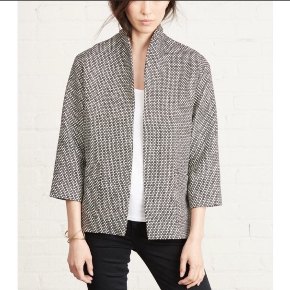 ISO: Amour Vert Viva Jacket in XS or S
